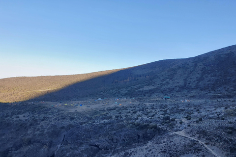 Die beste 5-Tage-Kilimanjaro-Besteigung Marangu-RouteDie beste 5-Tage-Kilimandscharo-Besteigung Marangu-Route