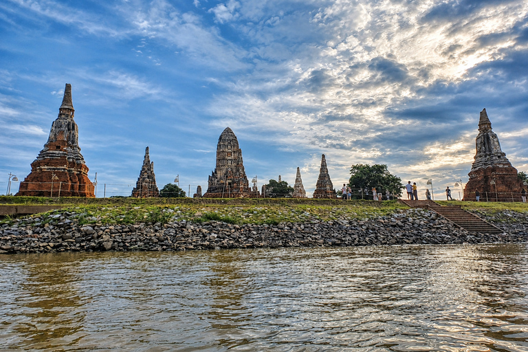 From Bangkok: Private Ayutthaya Temple Tour with Boat Cruise