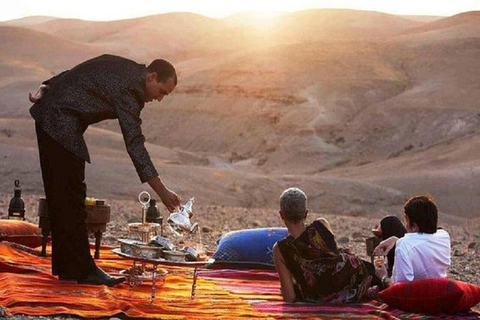 Marrakech : Déjeuner magique dans le désert d'Agafay avec piscine