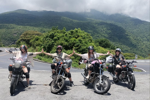 Da Nang: prywatna wycieczka Easy Rider motocyklem przez przełęcz Hai VanZ DA NANG/HOI AN (w obie strony)