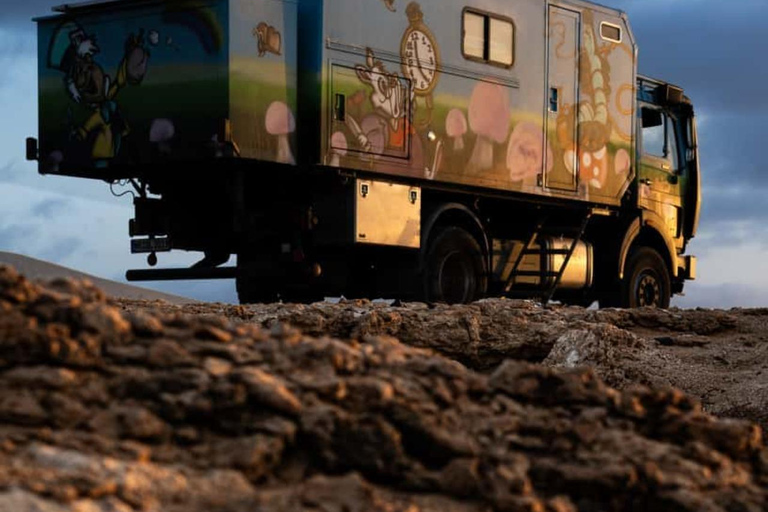 The Mad Hatter's Fuerteventura: Exclusive Truck & Photo Experience The Quick Magic (60 minutes)