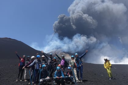 Etna south: Trekking to 3000 meters with cablecar