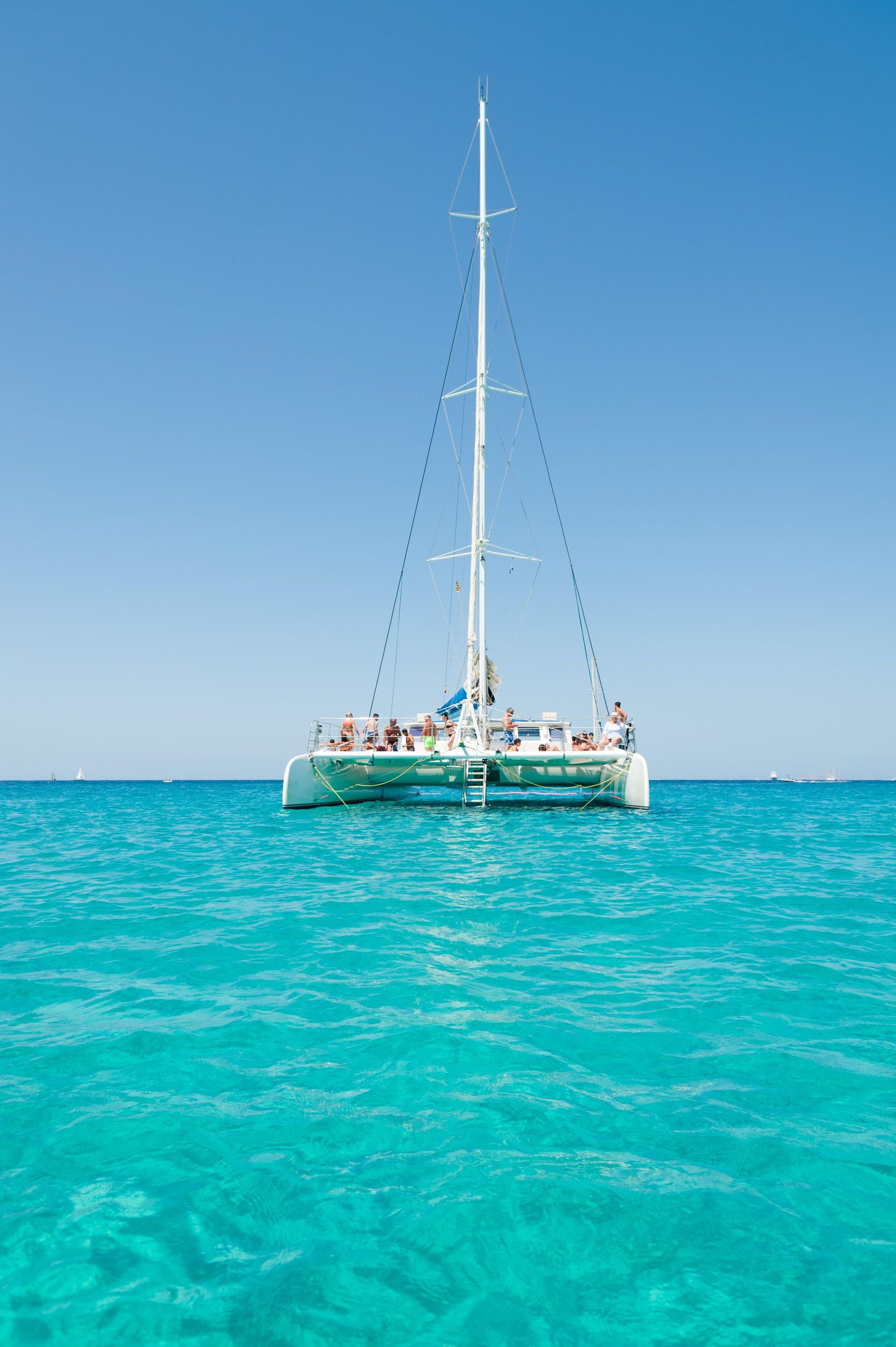 Ibiza: Katamaranfahrt nach Formentera mit Grill und 2 Badestopps