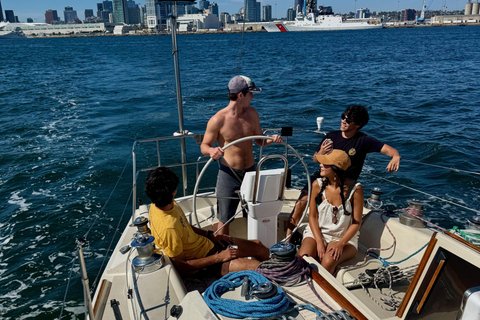 San Diego: Sunset Sailing Tour with Wildlife Watching