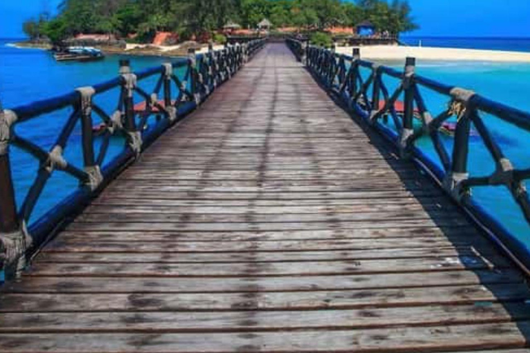 ZANZÍBAR: Excursión en barco a la isla prisión, con traslados al hotel incluidos.TOUR SIN SERVICIO DE RECOGIDA DEL HOTEL Y REGRESO