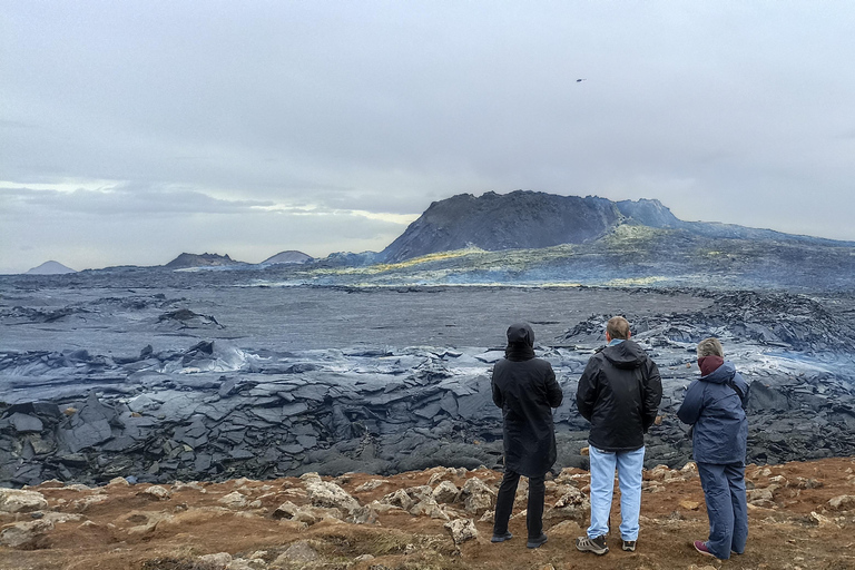 Grindavík: Caminhada no vulcão Fagradalsfjall com um guia privadoCondução autónoma: Ponto de encontro no vulcão