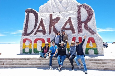 Uyuni: Salt Flats Tour with Lunch, Reflections, and Sunset