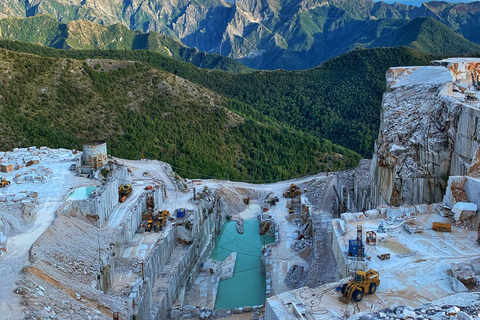 Carrara white marble quarries tour, 4X4 experienceCarrara white marble quarries tour, 4XD experience