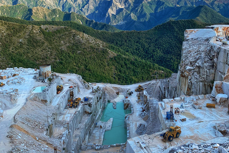 Carrara white marble quarries tour, 4X4 experienceCarrara white marble quarries tour, 4XD experience