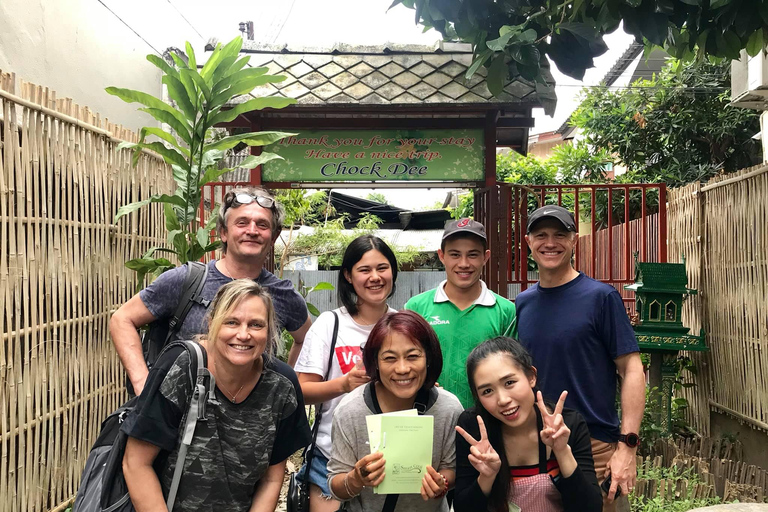 Chiang Mai: Tradition Thai Cooking Class with Market Tour