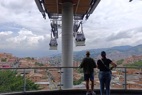 Medellín Through Time – City Sightseeing Tour | Subway, Metrocable, and Historic Center