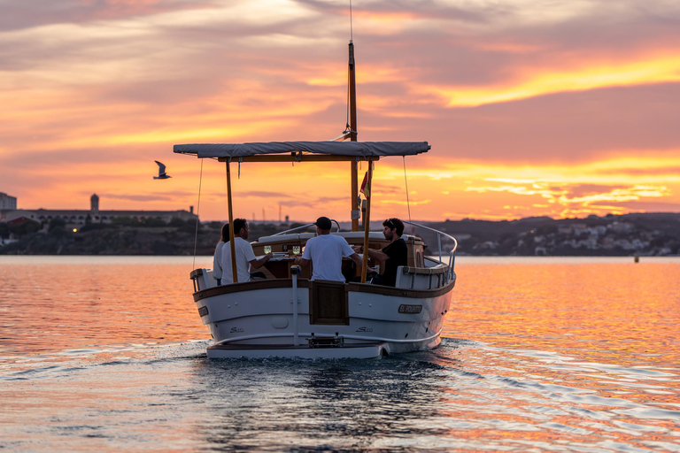 Romantic Private Tour of the Port of Mahón – Classic Llaut Romantic private tour of the Port of Mahón - Classic Llaut