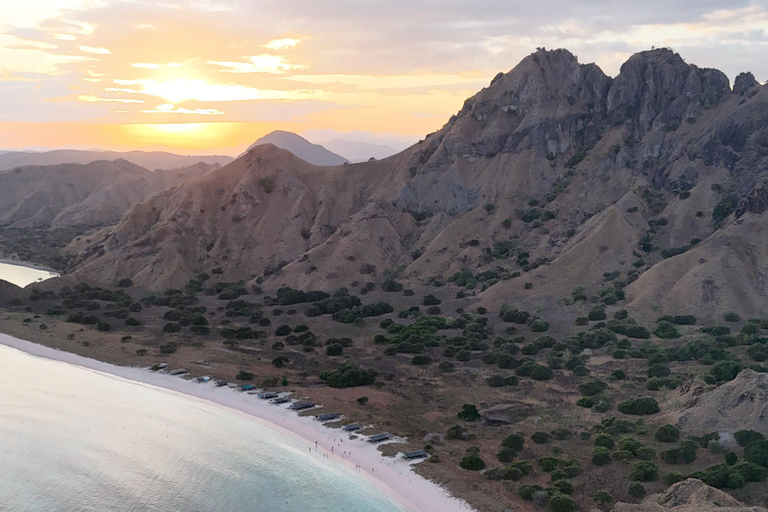Bali: Komodo Island Day Trip with Flights and Snorkeling