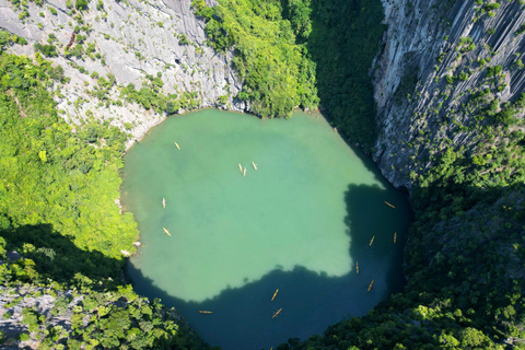 Depuis Hanoi : Croisière dans la baie d&#039;Halong avec déjeuner et transferts