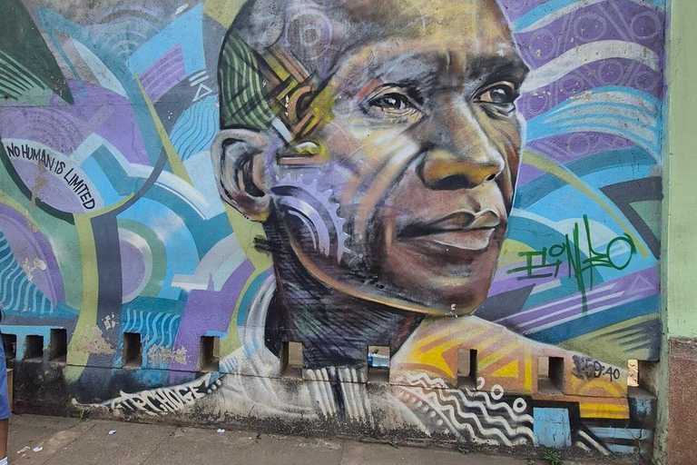 Nairobi: Walking Tour with Local Guide and Street Art