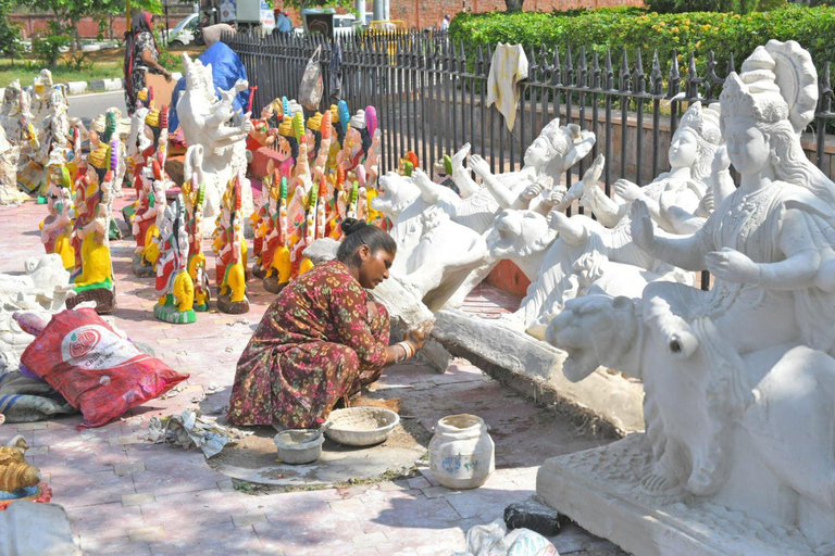 Jaipur's Artisan's Trail: A Walking Tour with Local Artisans