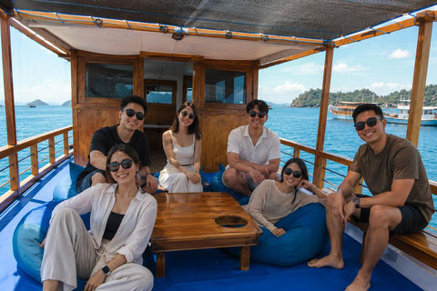 Labuan Bajo: 2-Day Komodo & Pink Beach Tour with Town Dinner Dorm (15 pax/room) 8 Island Stops, No Dinner, No Souvenirs