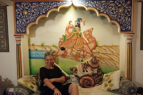 Prywatna nocna wycieczka do Jaipur z DelhiZ zakwaterowaniem w hotelu 3-gwiazdkowym