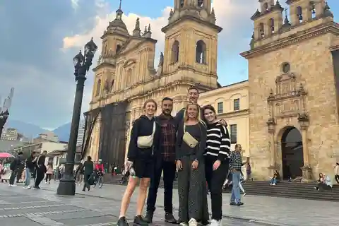 Candelária revelada: Excursão a pé pelo patrimônio cultural