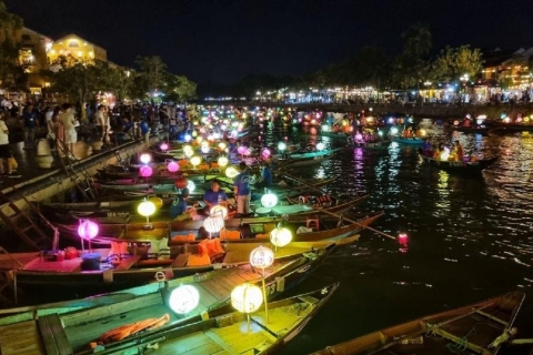 Visite de la ville de Hoi An - Bateau nocturne et lanterne flottante sur la rivière HoaiPartager la visite : Départ de Hoi An