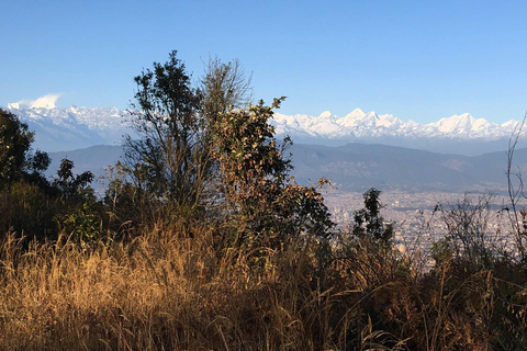 كاتماندو: رحلة مشي بصحبة مرشد إلى تلة تشامباديفي مع وجبة غداء