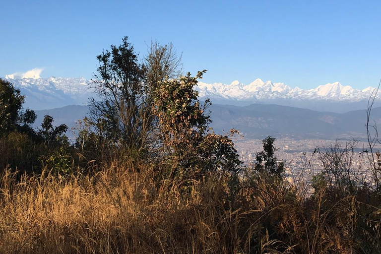 كاتماندو: رحلة مشي بصحبة مرشد إلى تلة تشامباديفي مع وجبة غداء