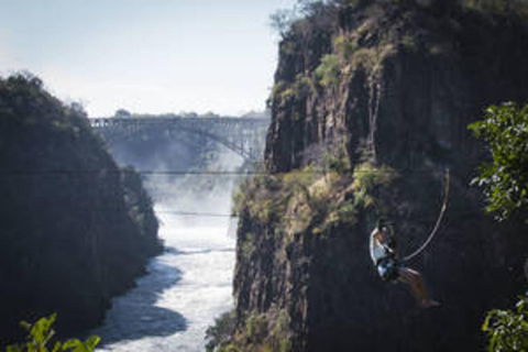 Victoria Falls: Canopy Tour mit Transfers