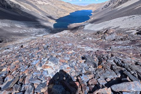 La Paz: Hike with a tour guide to the Ventanani Glacier Lagoon La Paz: Hike with a tour guide to Ventanani Glacier Lagoon