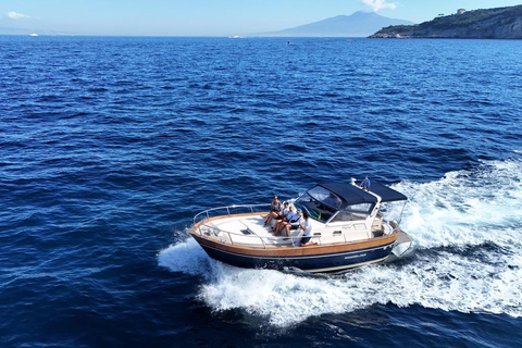 Sorrente : Capri et la Grotte Bleue en bateau avec plongée en apnée