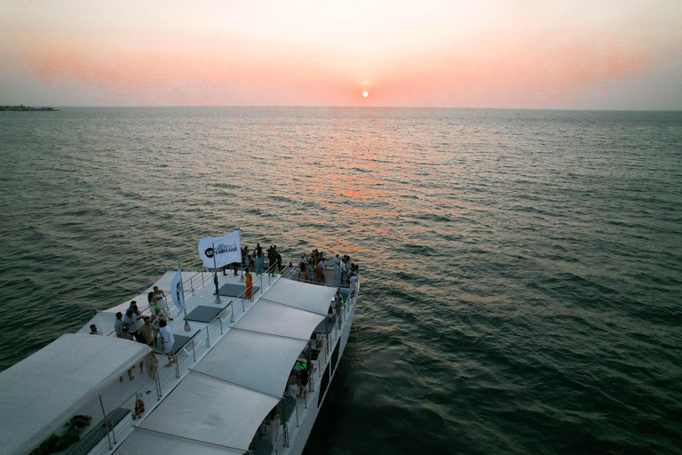 Cartagena: Lyxig tur i solnedgången i Catamarán med Open Bar