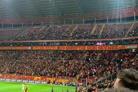 اسطنبول: استمتع بتجربة يوم مباراة كرة القدم مع السكان المحليينإسطنبول: مباراة غلطة سراي