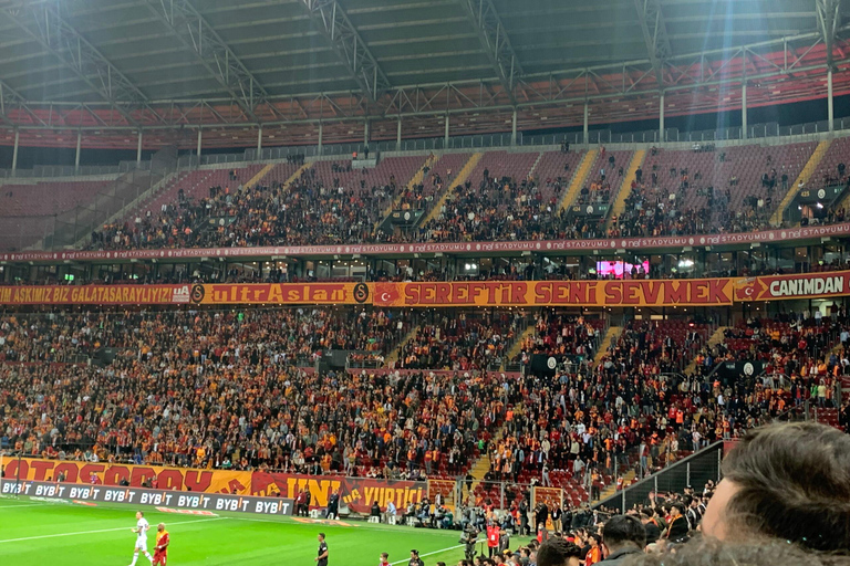 اسطنبول: استمتع بتجربة يوم مباراة كرة القدم مع السكان المحليينإسطنبول: مباراة غلطة سراي