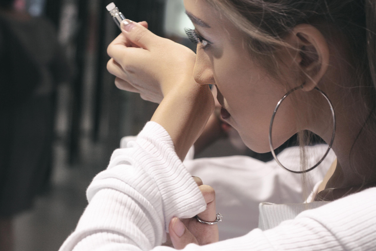 Atelier de parfumage à Bangkok par Oo La Lab