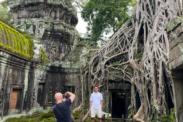 Siem Reap Angkor Wat: tour in jeep all&#039;alba a Srah Srang