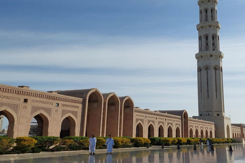 Muscat:Private Lamborghini Luxury City Tour with Local Guide Lamborghini Urus
