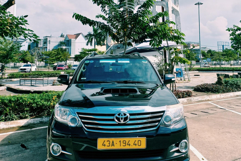 Da Nang Alquiler de coches privados para visitas turísticas a Hue E-Ticket12 Horas - 4 Asientos (Berlina Estándar)