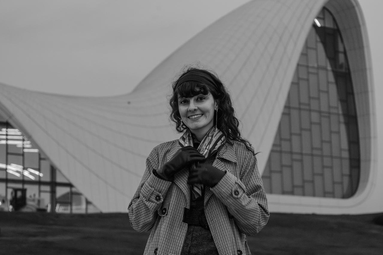 Baku: Heydar Aliyev Center Photoshoot (Flying Dress Option)