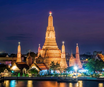 Bangkok: Evening Tour with Wat Arun, Wat Pho & Tuk Tuk Ride
