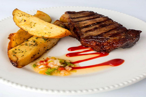 Buenos Aires: biljett med köföreträde till tangouppvisning i MaderoMadero Tango Show biljett med köföreträde och middag Black