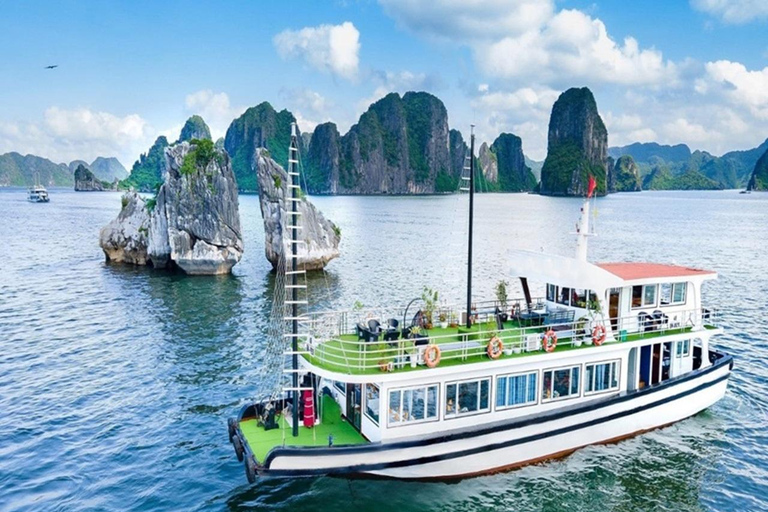 Visite d'une journée de la baie d'Halong 6 heures Croisière commentée, déjeuner, kayakVisite d'une jounée de la baie d'Halong en petit groupe avec déjeuner et kayak