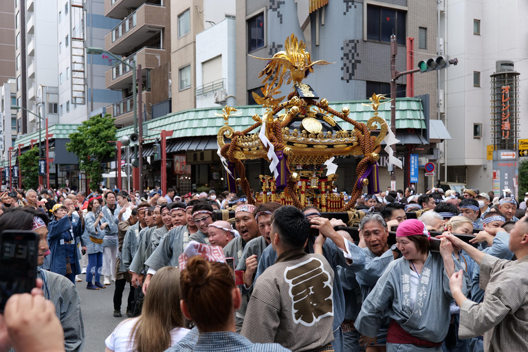 Tokyo: Asakusa Walking Tour, Local Guide & Snacks opt. Vegan
