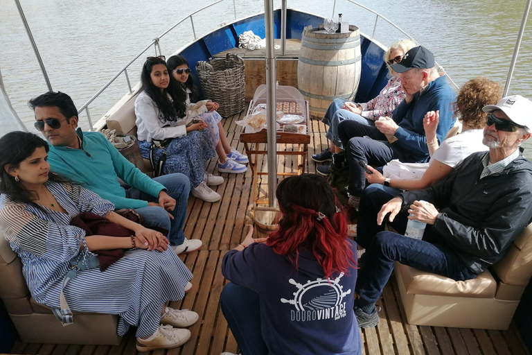 Valle del Douro: tour di mezza giornata con 1 cantina, degustazioni e tour in barca di 1 ora