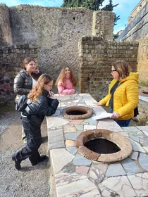 Entdecke die Ausgrabungen von Herculaneum mit Insolitaguida