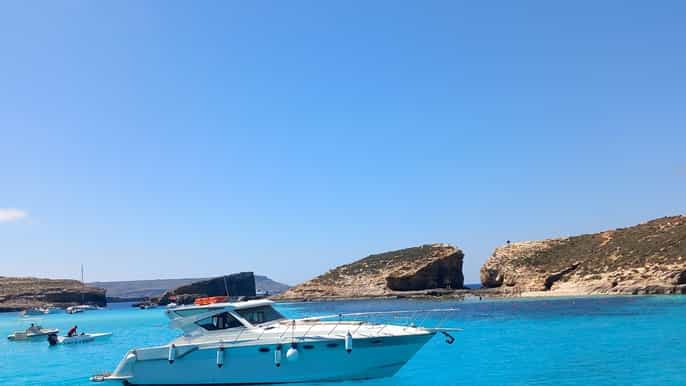 Private Yacht Charters around Comino & Blue Lagoon