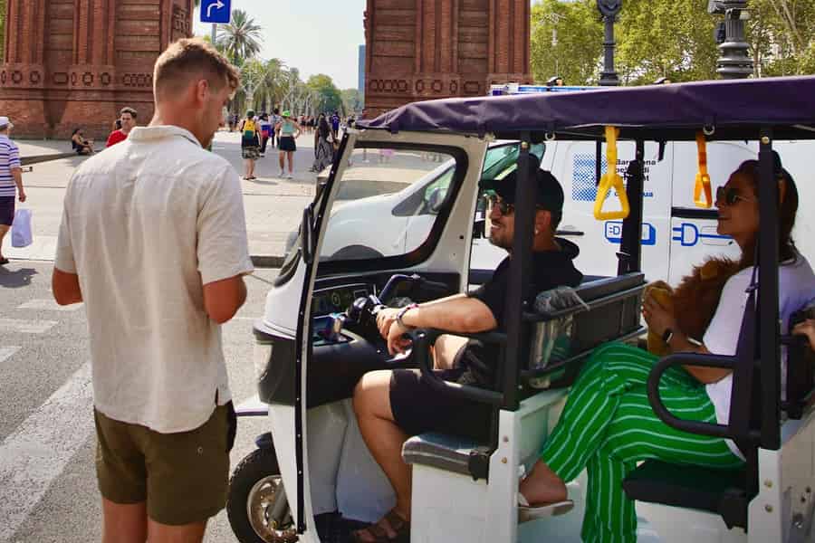 Barcelona: Private Hop-On-Hop-Off-Löwen-Tuk-Tuk-Tour. Foto: GetYourGuide