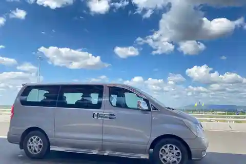 Private taxi transfer from Sihanoukville to Phnom Penh city