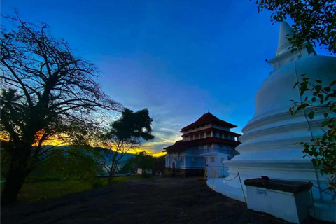 Kandy Evening City Tour & Dance Show Reservations by Tuk-Tuk Kandy evening tour
