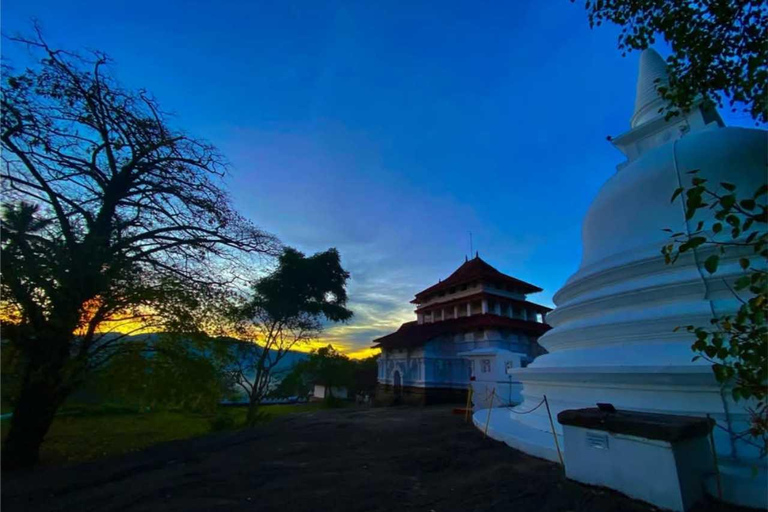 Kandy Evening City Tour & Dance Show Reservations by Tuk-Tuk Kandy evening tour