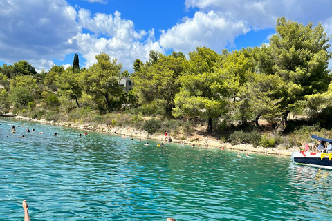 Wspaniała błękitna laguna, łódź motorowa, wino/woda i ręczniki w cenie.Włochy na plaży