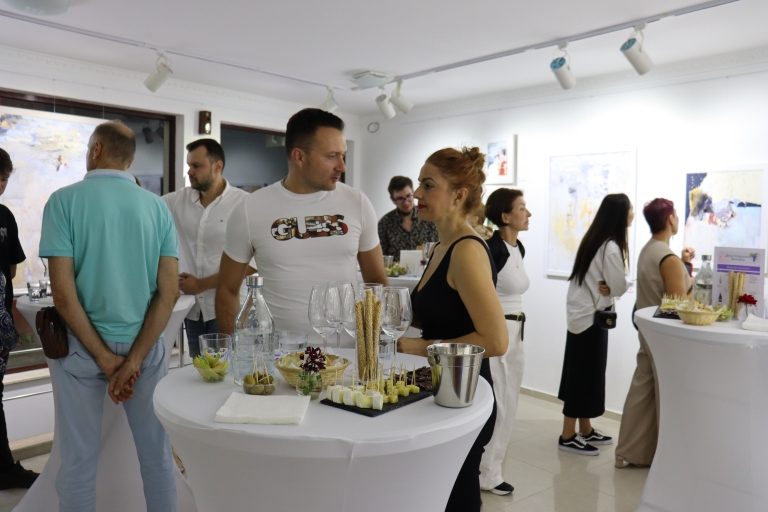 Cata de Vinos Búlgaros y Experiencia en Galería de Arte en Varna